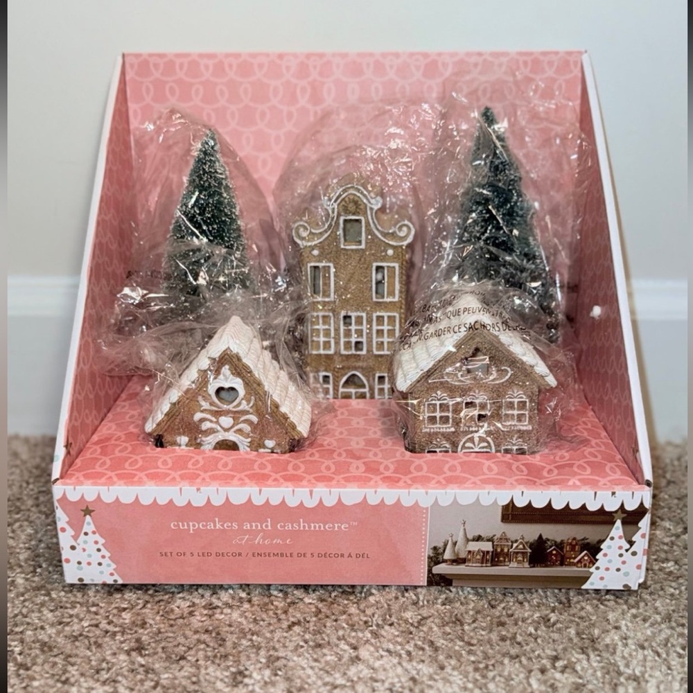LED Christmas GINGERBREAD VILLAGE by Cupcakes & Cashmere NEW SET viral TikTok